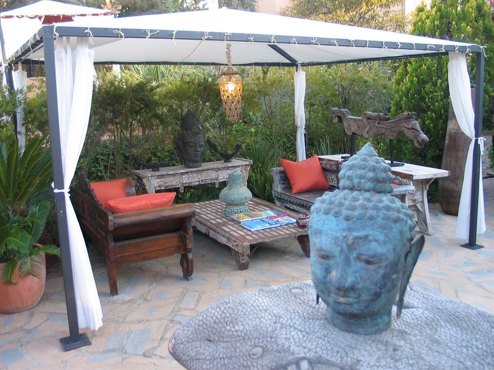 Ddg Retreat Hotel Casares Exterior foto